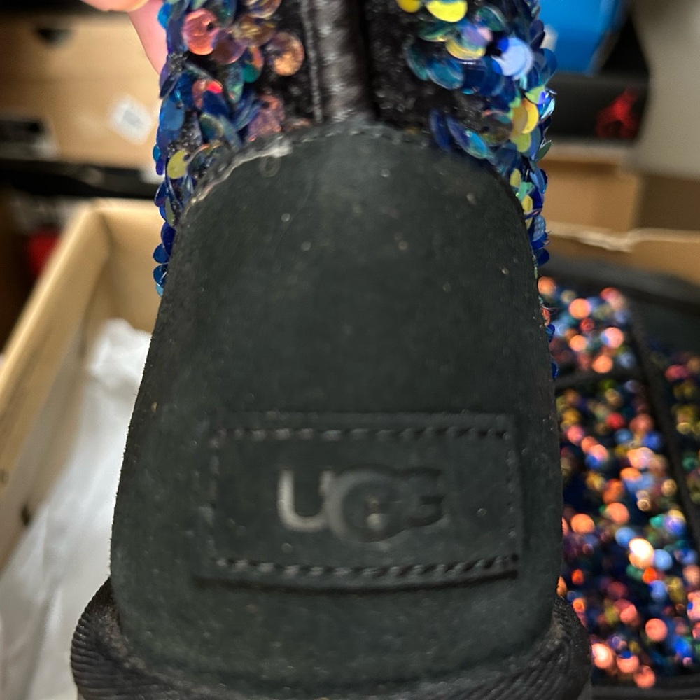 Sequence UGG's - Picture 3 of 3